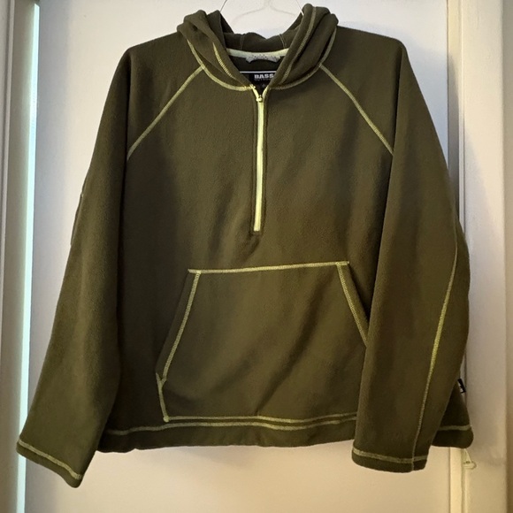 nwt-Bass Mens 
1/2 Zip Front pocket 
LongSleeve Hoodie 
Adjustable Toggle waist - Picture 6 of 10